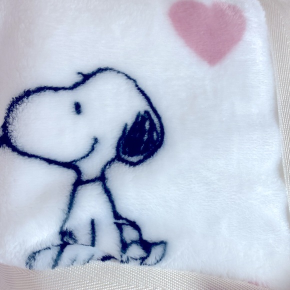 Snoopy Peanuts lovers twin size blanket 60in x 90in. NWT VelvetSoft by Berkshire - Picture 4 of 8
